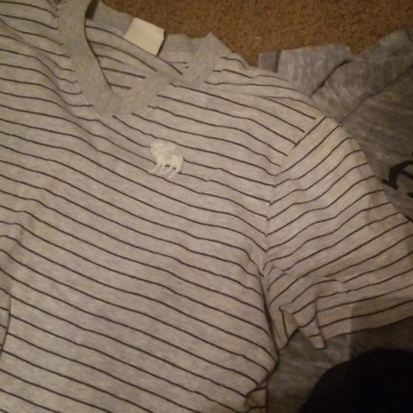 Abercrombie & Fitch shirts - Picture 3 of 3